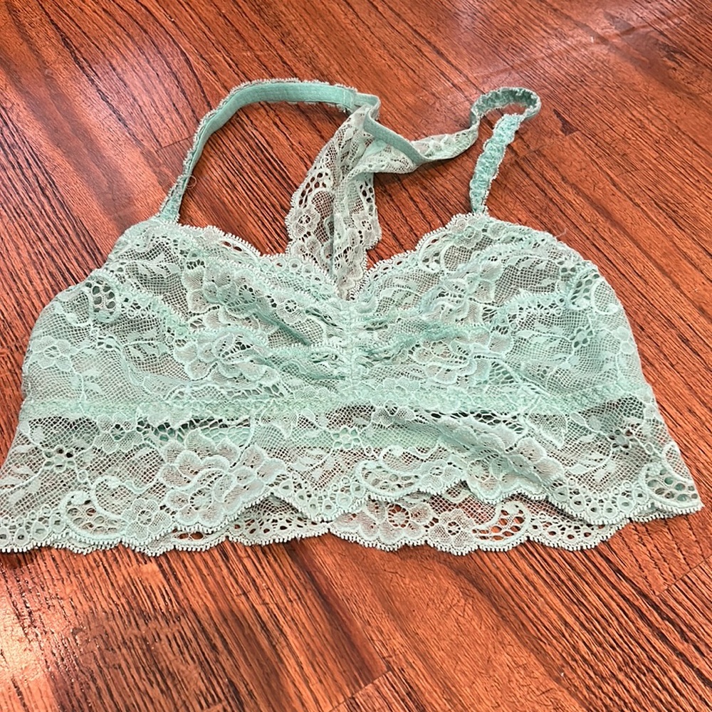 VICTORIA’S SECRET
